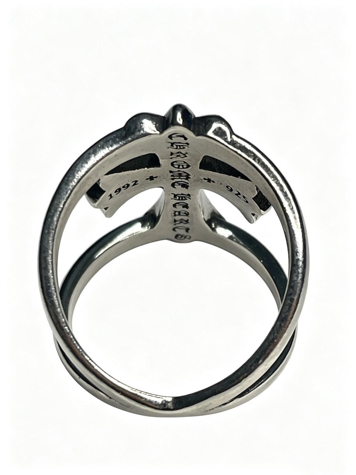 Martin Graham ring in polished metal-tone – side detail