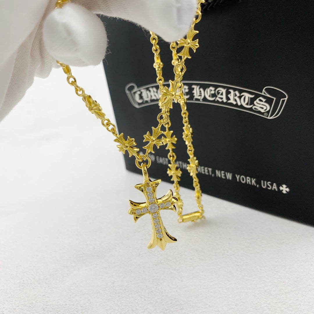 Martin Graham pendant necklace in polished metal-tone – side detail
