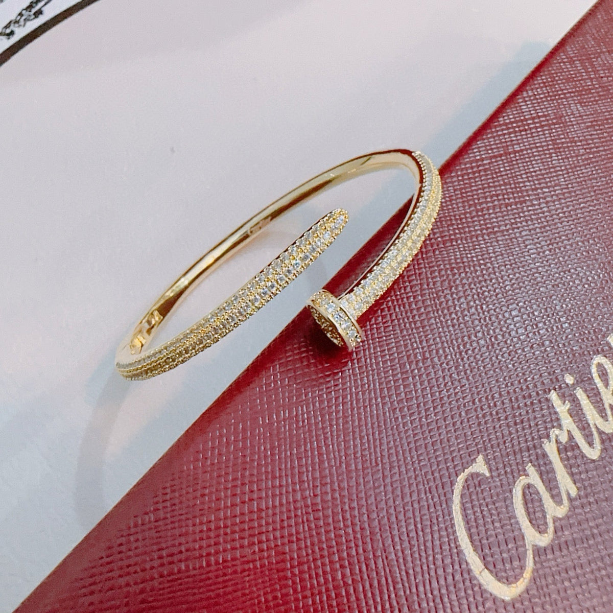 Martin Graham bracelet in polished metal-tone – side detail