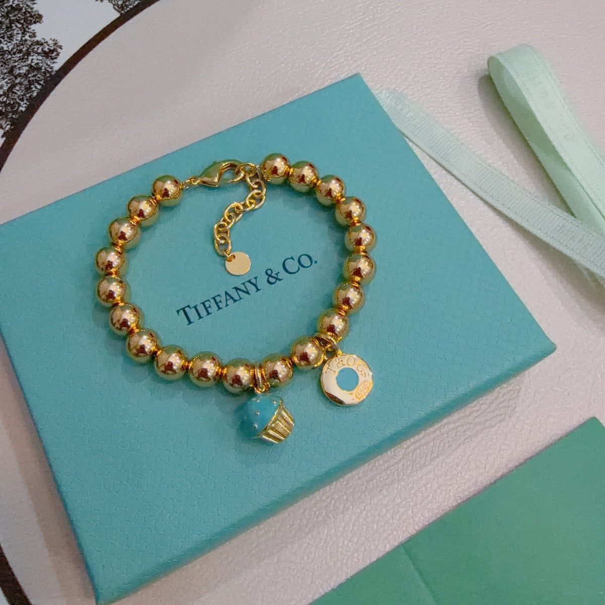 Martin Graham bracelet in polished metal-tone – side detail