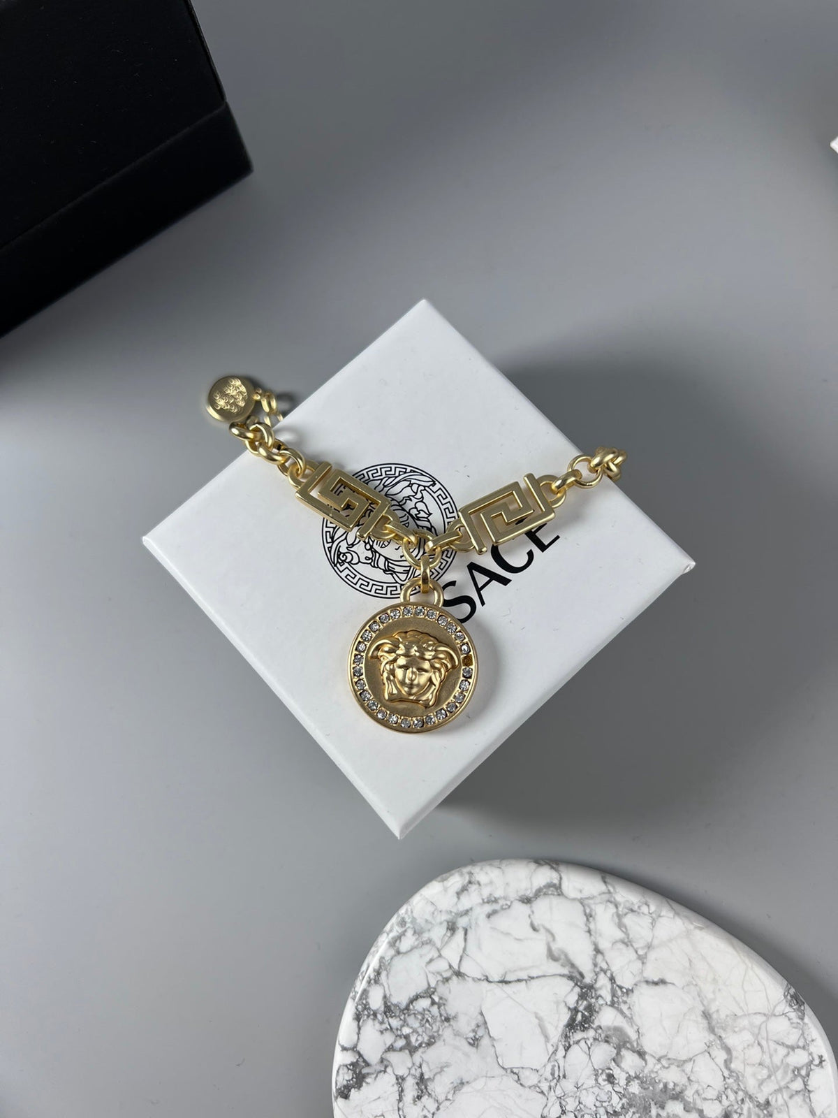 Martin Graham bracelet in polished metal-tone – side detail