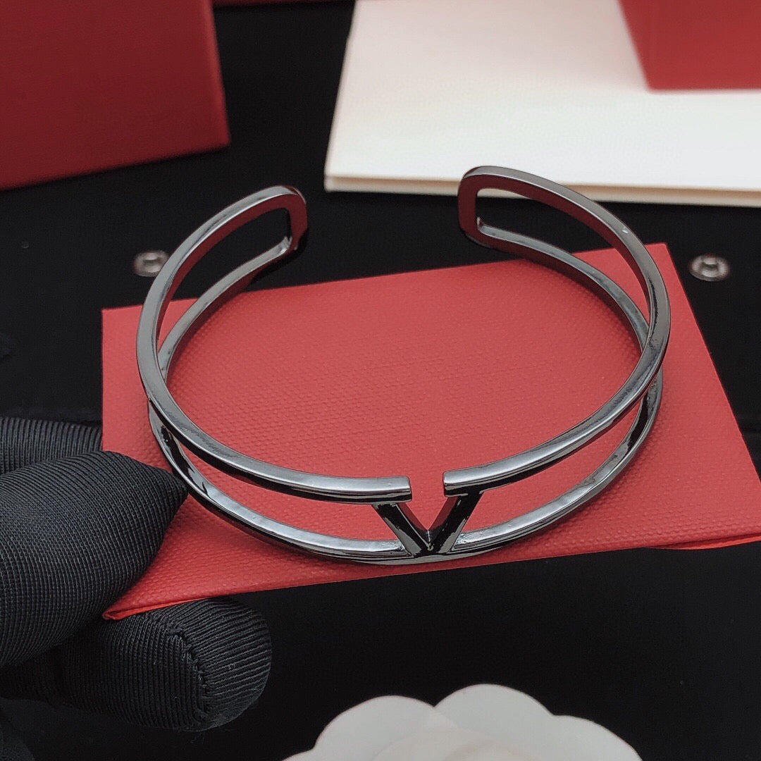 Martin Graham cuff bracelet in polished metal-tone – side detail