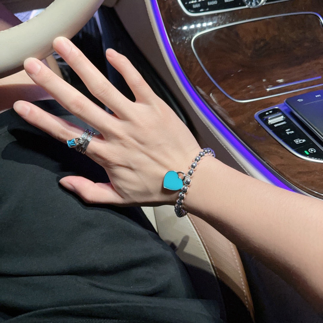 Martin Graham bracelet in polished metal-tone – side detail