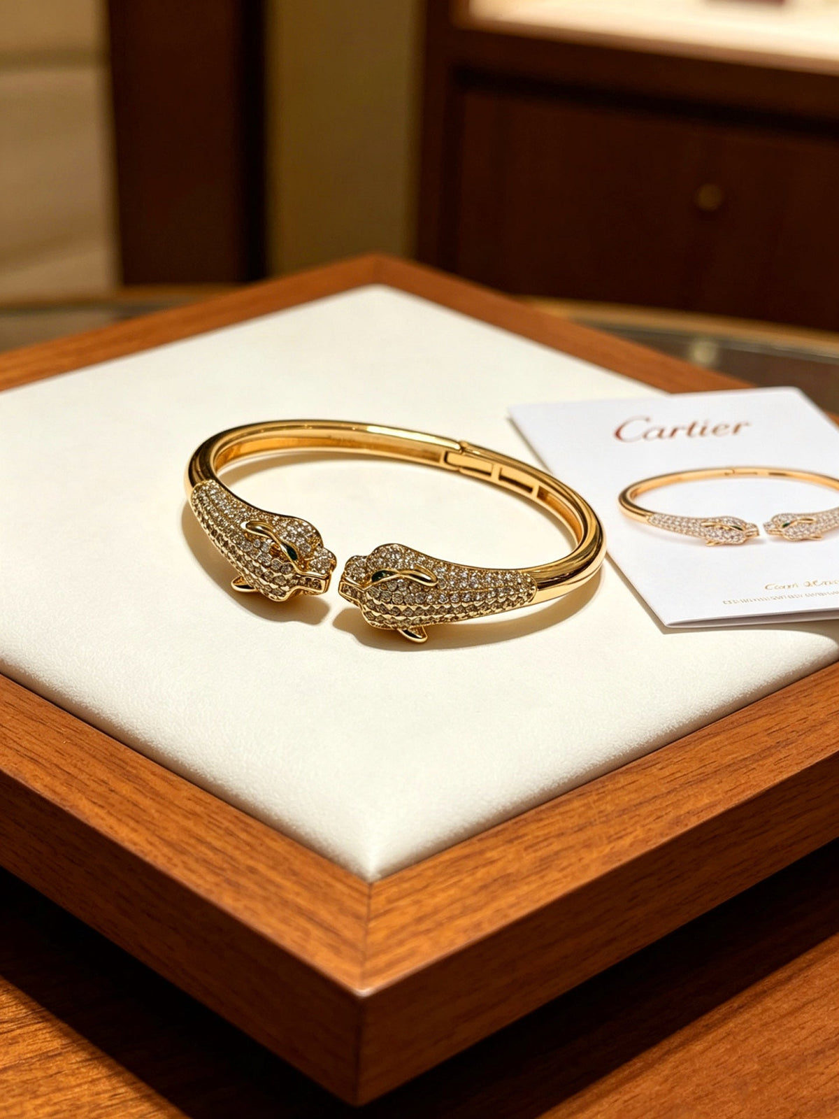 Martin Graham bracelet in polished metal-tone – side detail