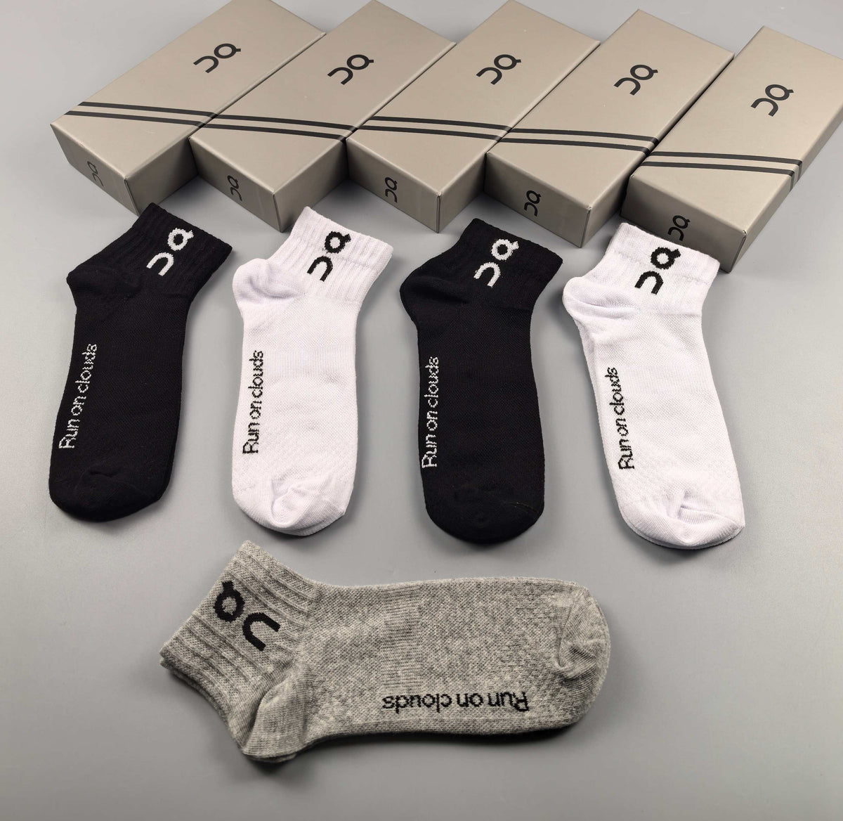 On Cloud-Inspired Monochrome Ankle Socks - Box of 5 Pairs