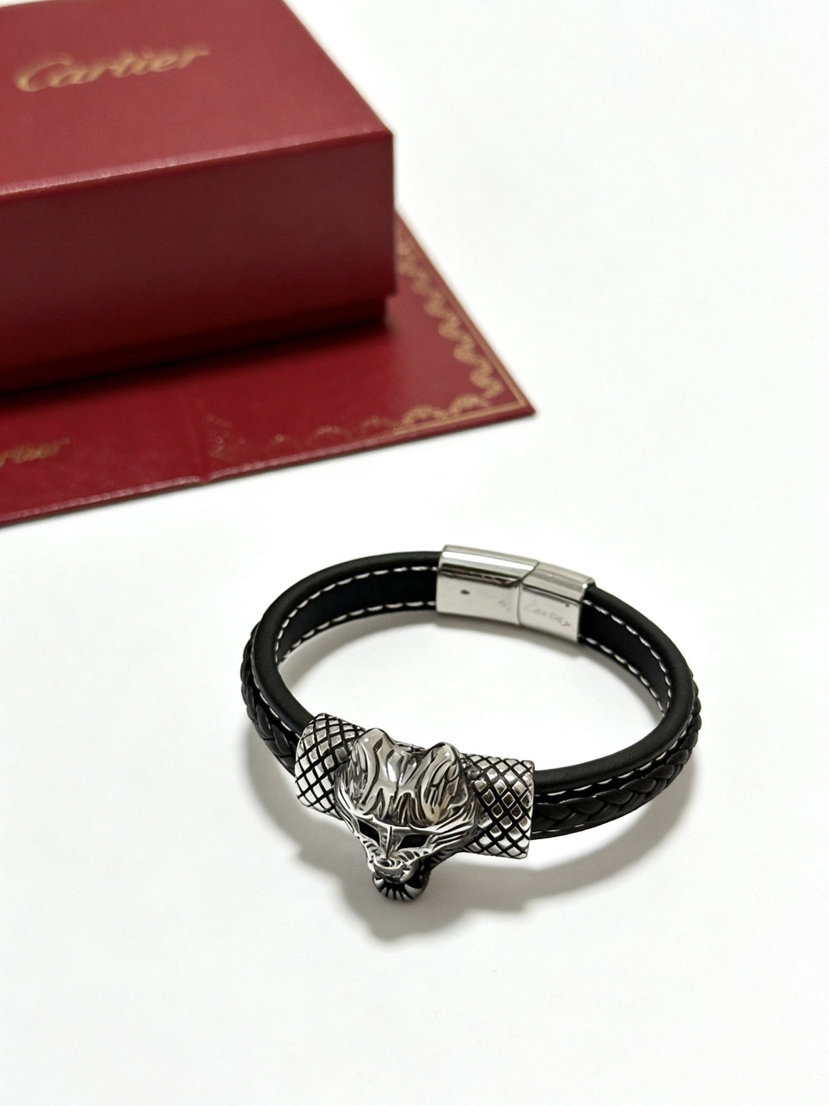 Martin Graham bracelet in polished metal-tone – side detail
