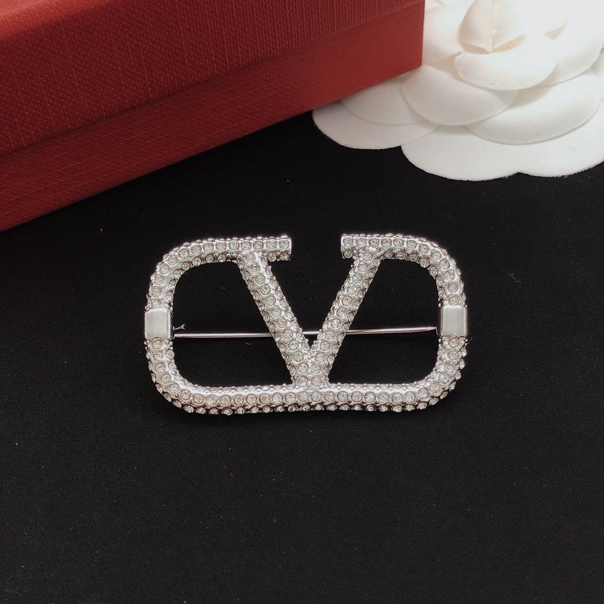 Martin Graham brooch in polished metal-tone – side detail