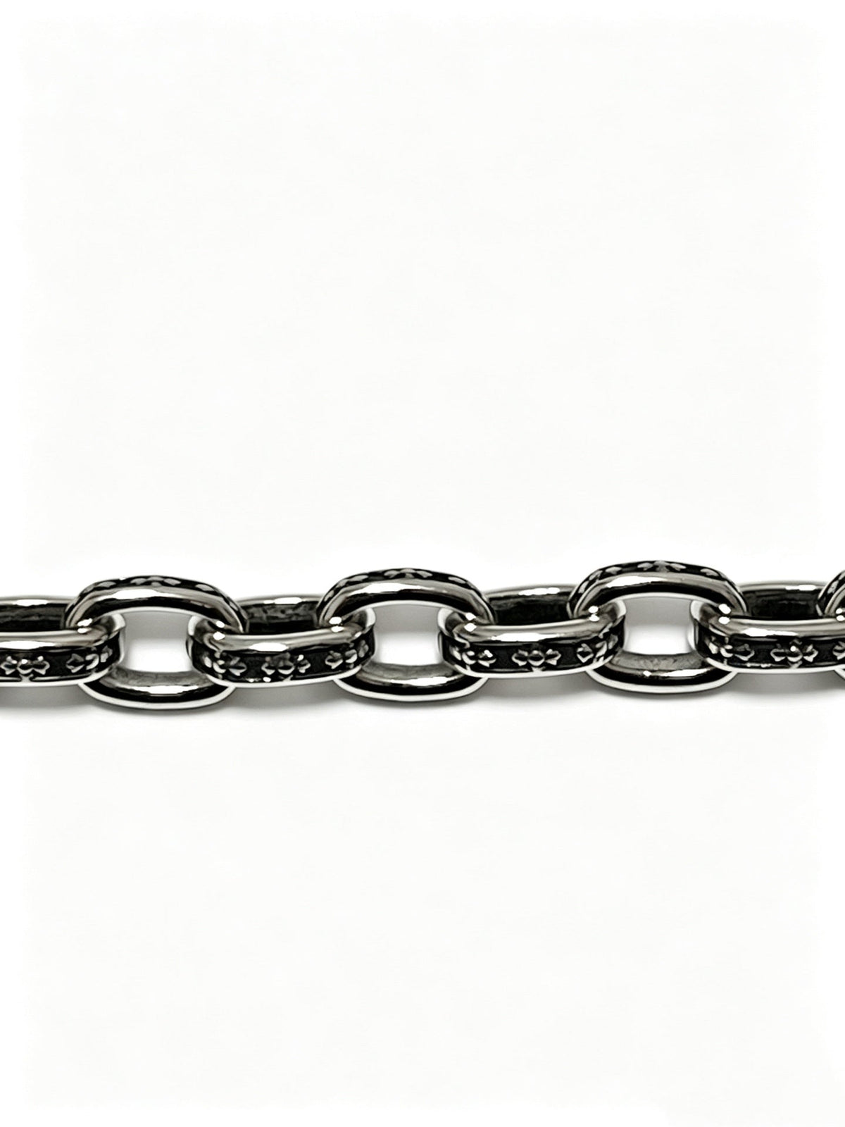 Martin Graham bracelet in polished metal-tone – side detail