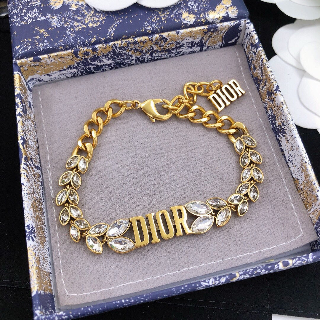 Martin Graham bracelet in polished metal-tone – side detail
