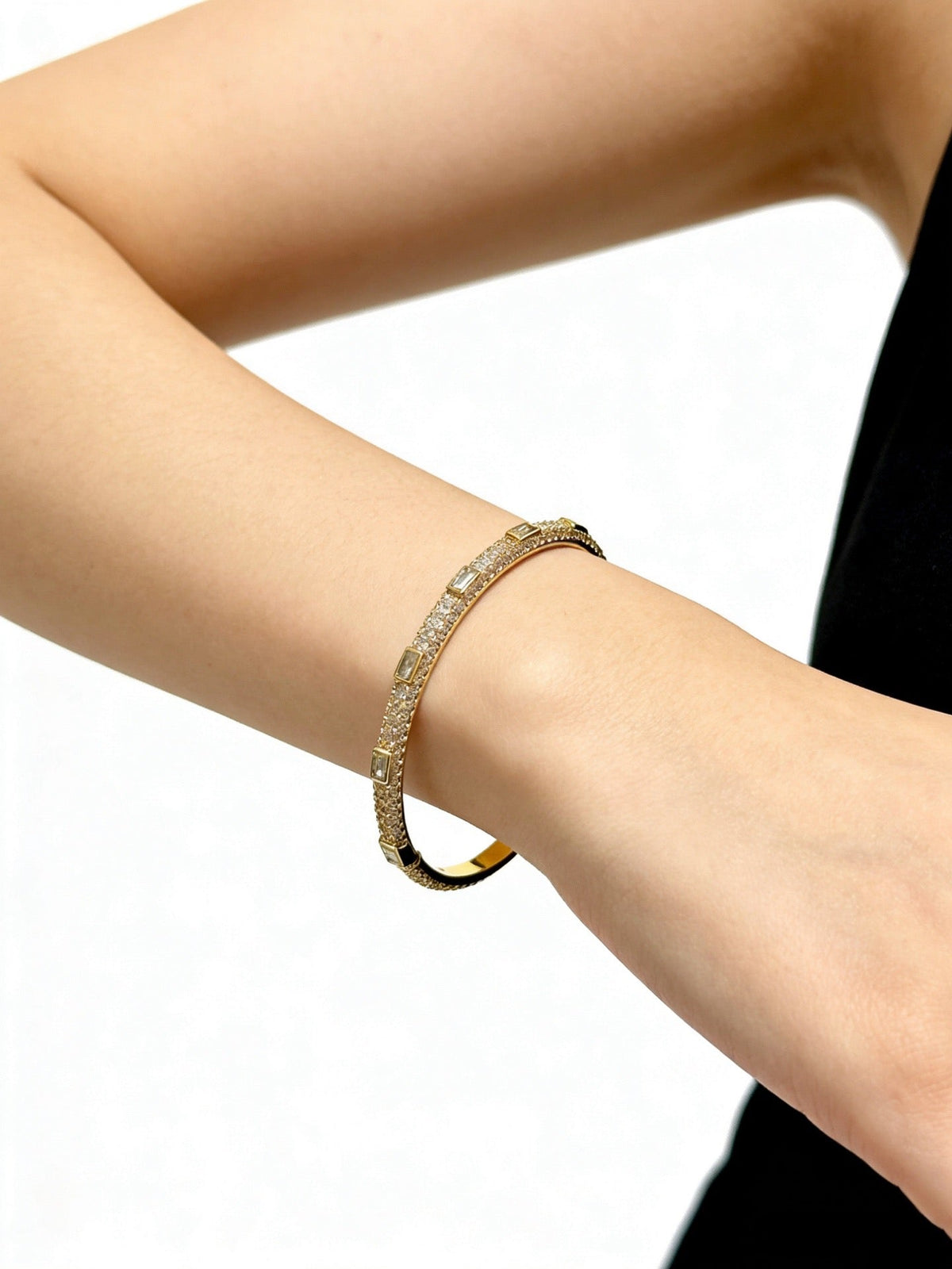 Martin Graham bracelet in polished metal-tone – side detail