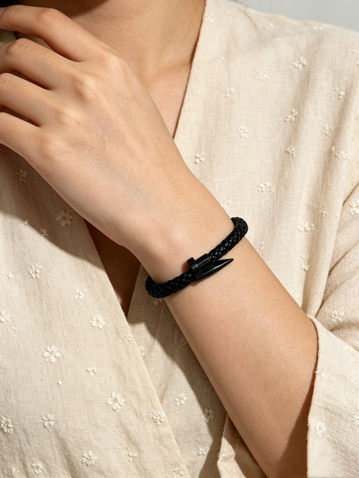 Martin Graham bracelet in polished metal-tone – side detail