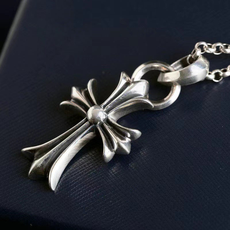 Martin Graham pendant necklace in polished metal-tone – close-up detail