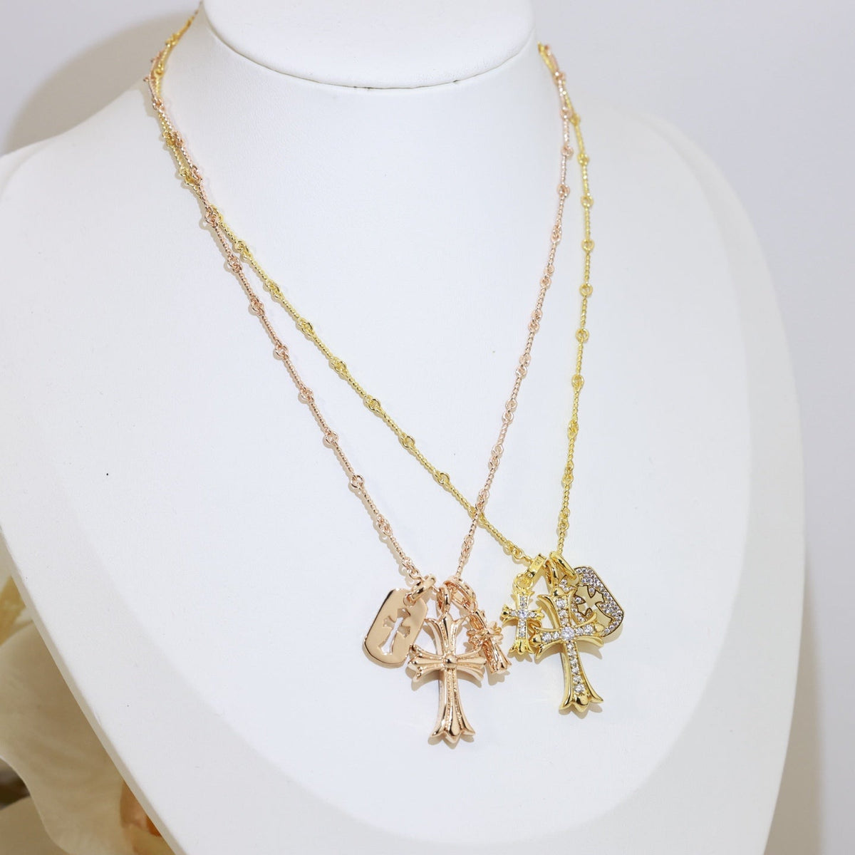 Martin Graham pendant necklace in polished metal-tone – close-up detail