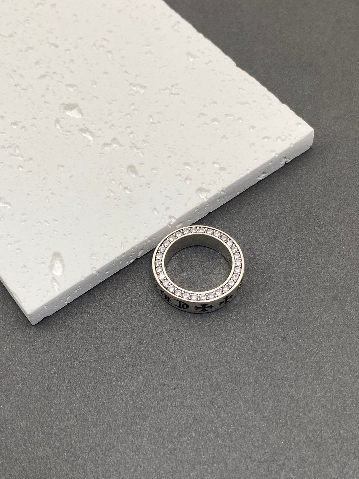 Martin Graham ring in polished metal-tone – close-up detail