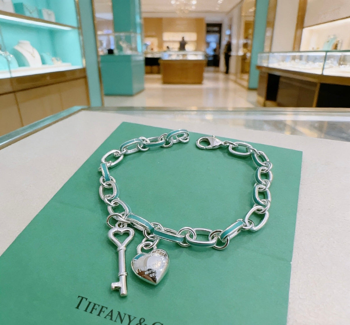 Martin Graham bracelet in polished metal-tone – close-up detail