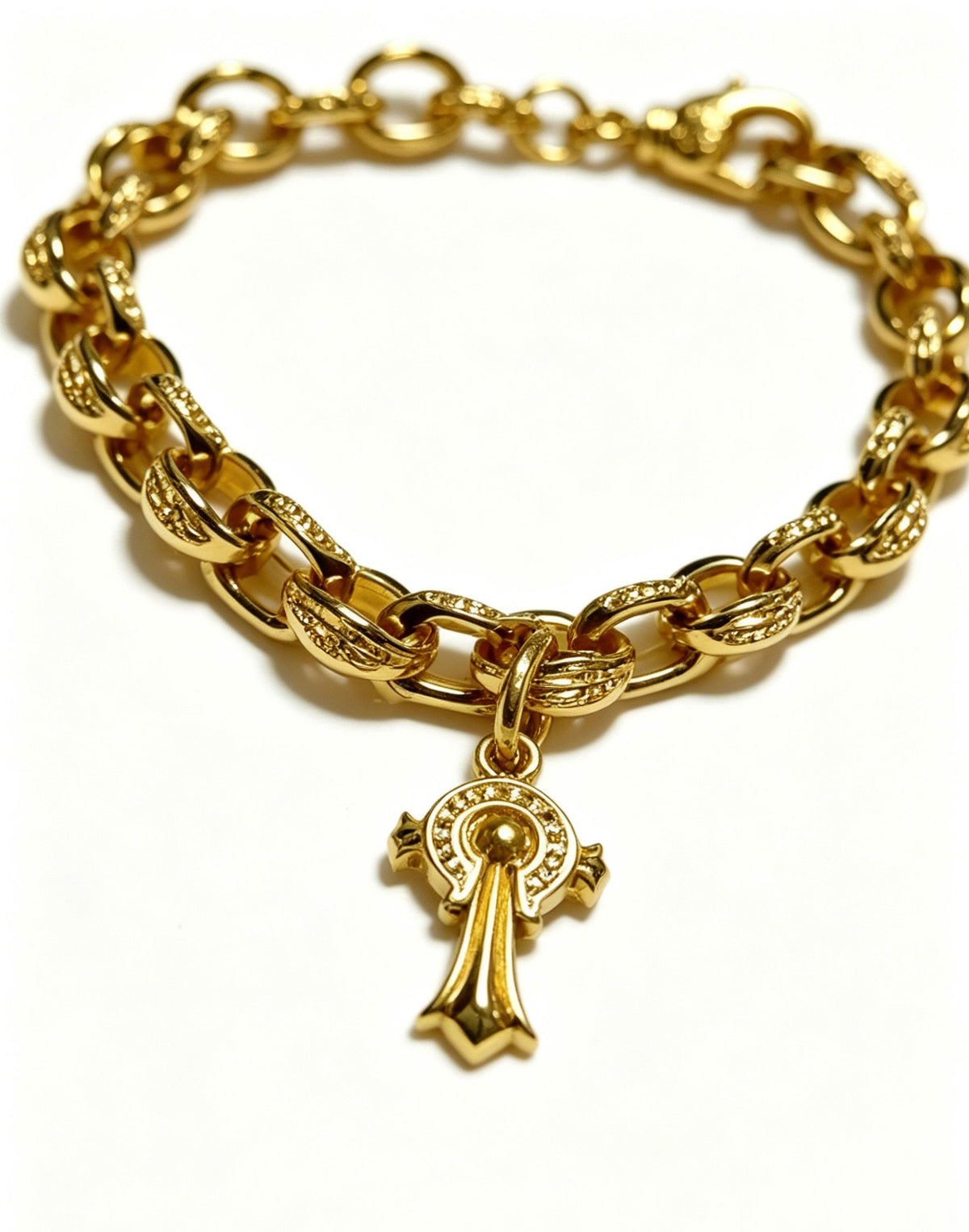 Martin Graham bracelet in polished metal-tone – close-up detail
