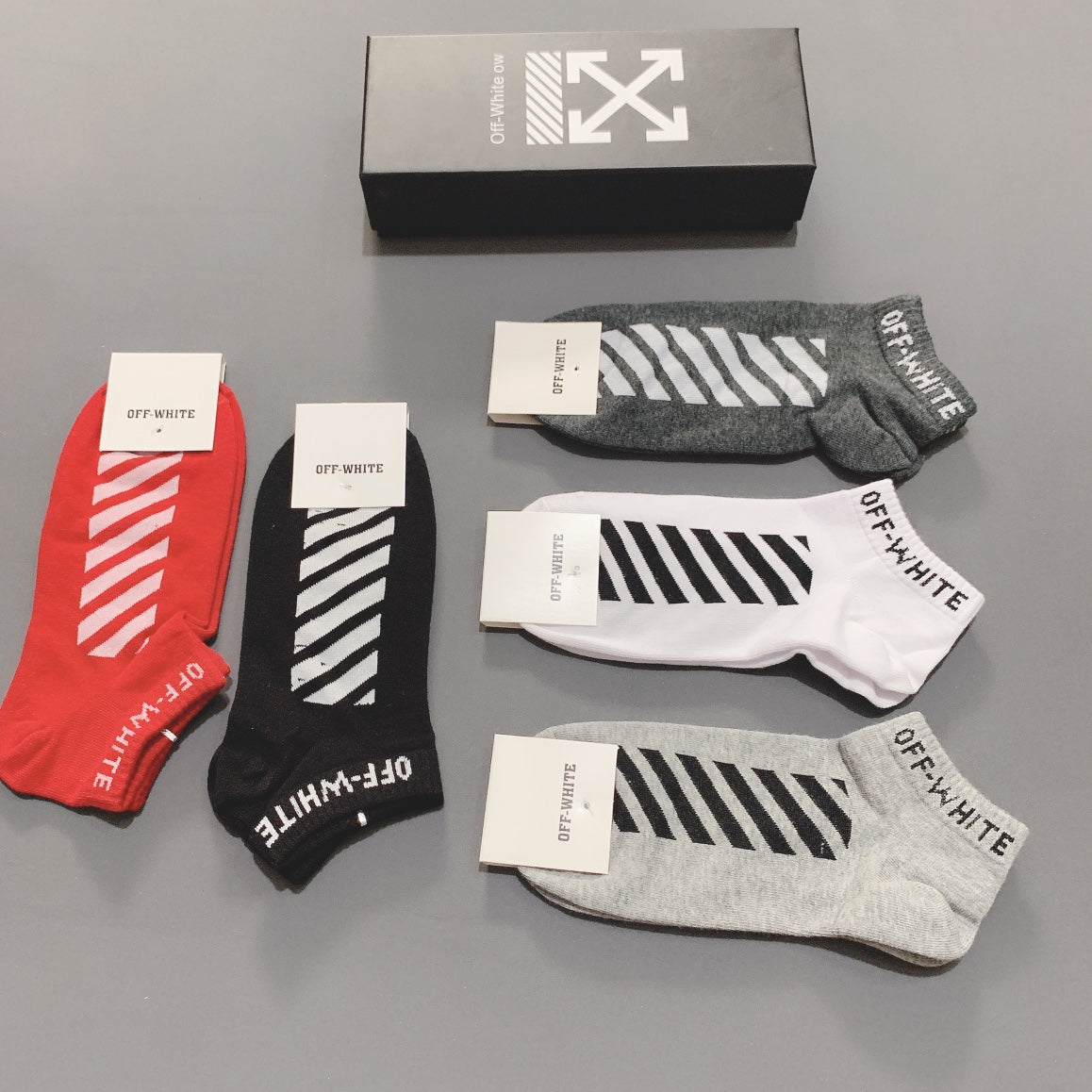 Off-White Cotton Diagonal Graphic Details Ankle Socks