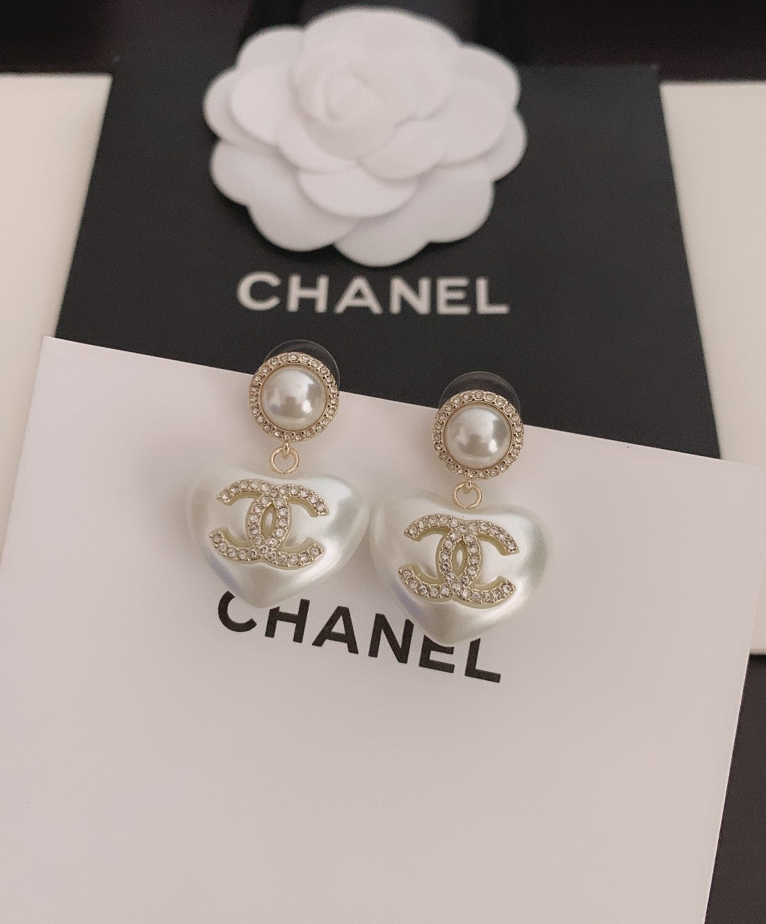 Heart Pearl-Detail Statement Earrings – Pearl Detail – Design 002 close-up detail