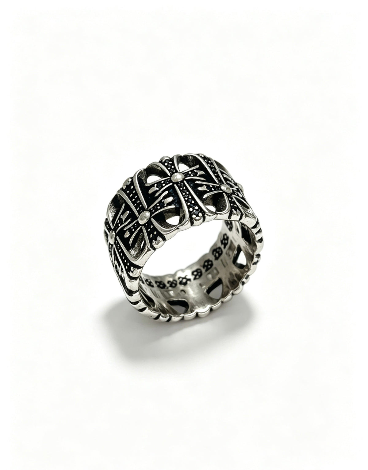 Martin Graham ring in polished metal-tone – close-up detail