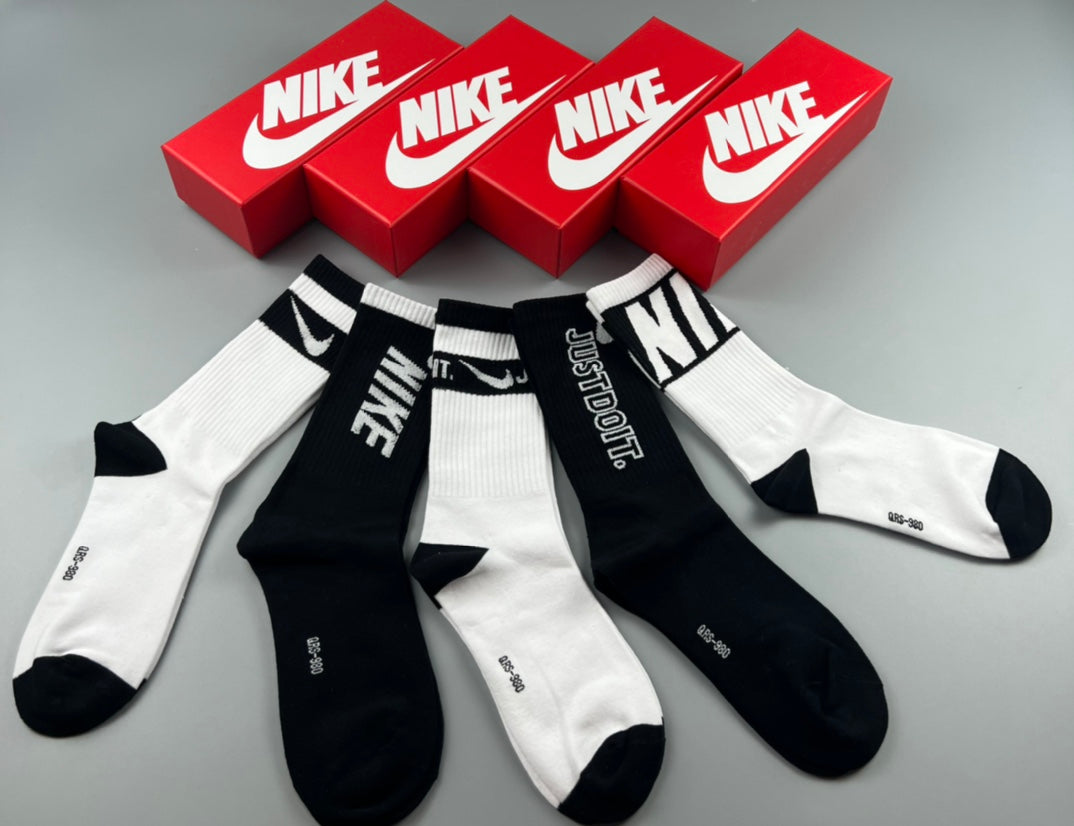 Nike Block Logo Crew Socks - Assorted Set
