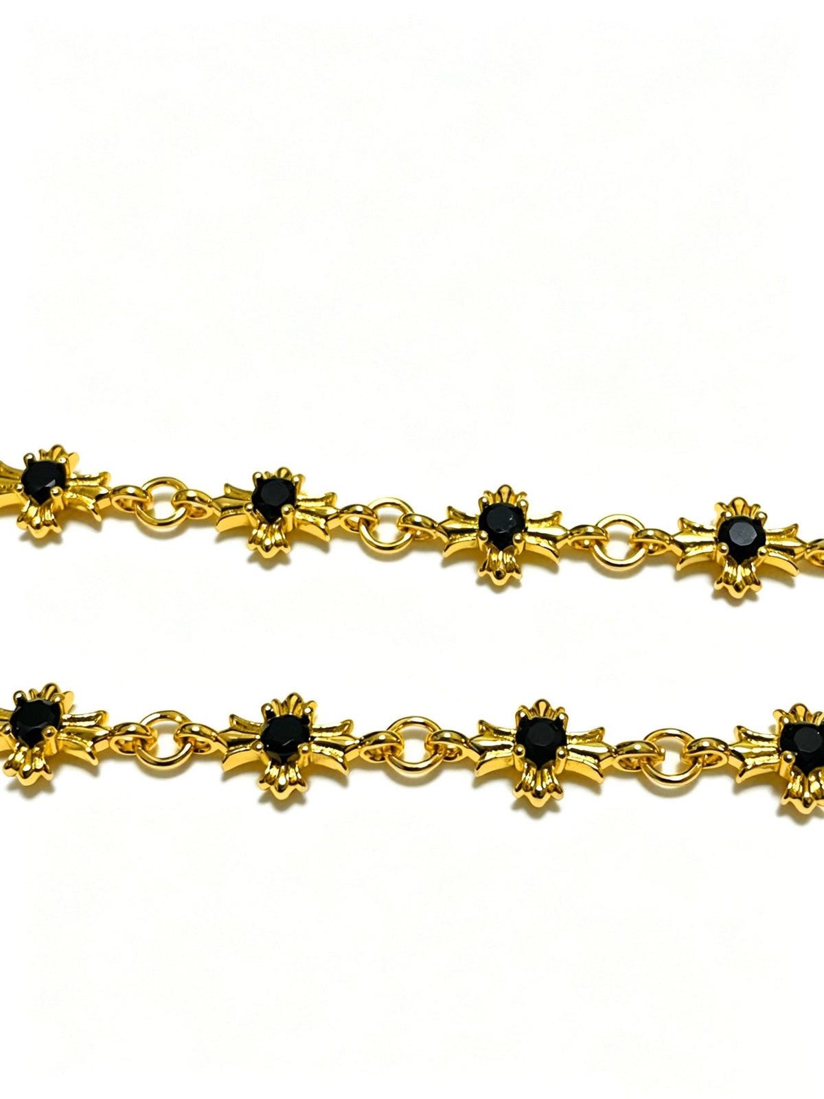Martin Graham pendant necklace in polished metal-tone – close-up detail