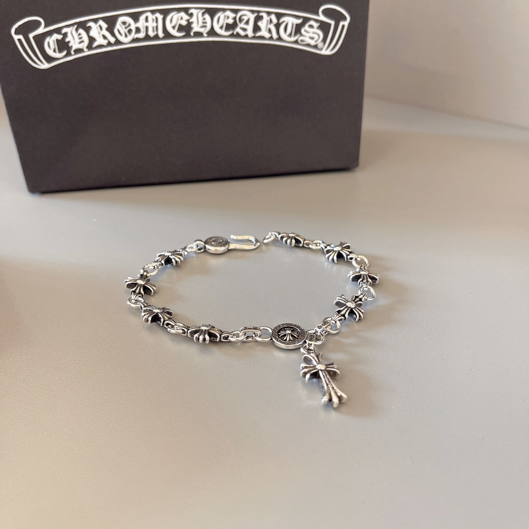 Martin Graham bracelet in polished metal-tone – close-up detail