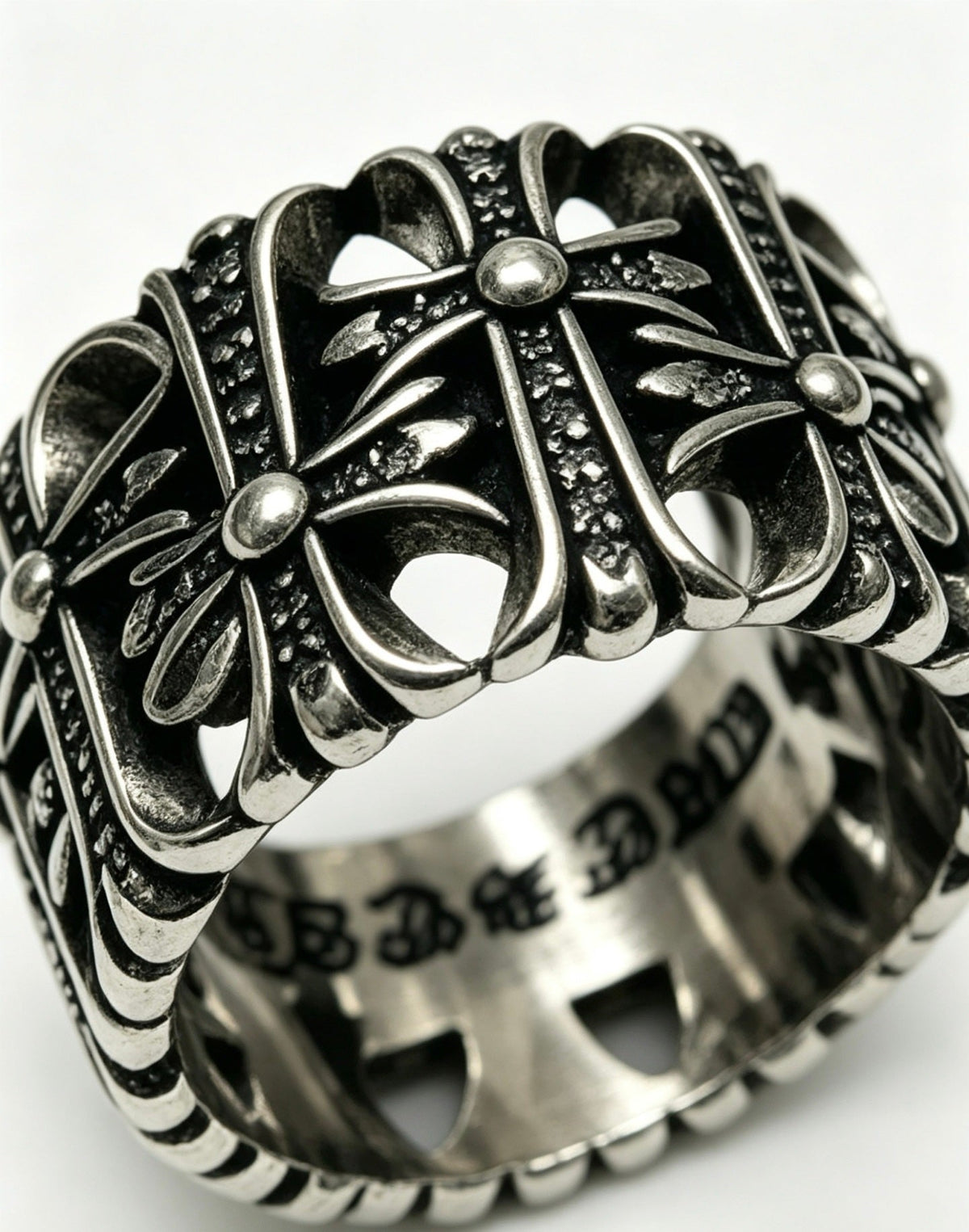Martin Graham ring in polished metal-tone – close-up detail