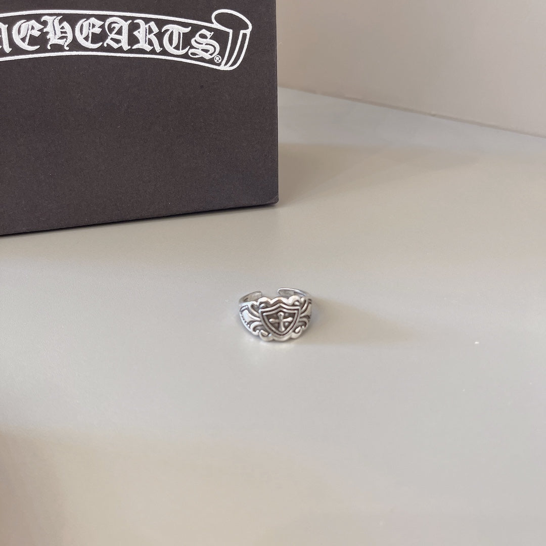 Martin Graham ring in polished metal-tone – close-up detail