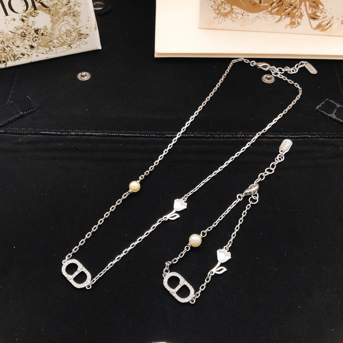 Martin Graham pendant necklace in polished metal-tone – close-up detail