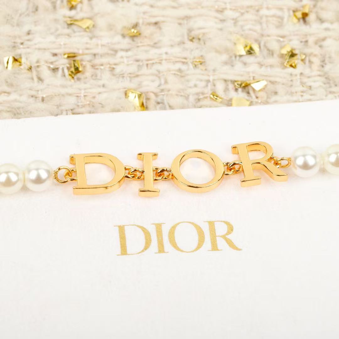 Martin Graham bracelet in polished metal-tone – close-up detail