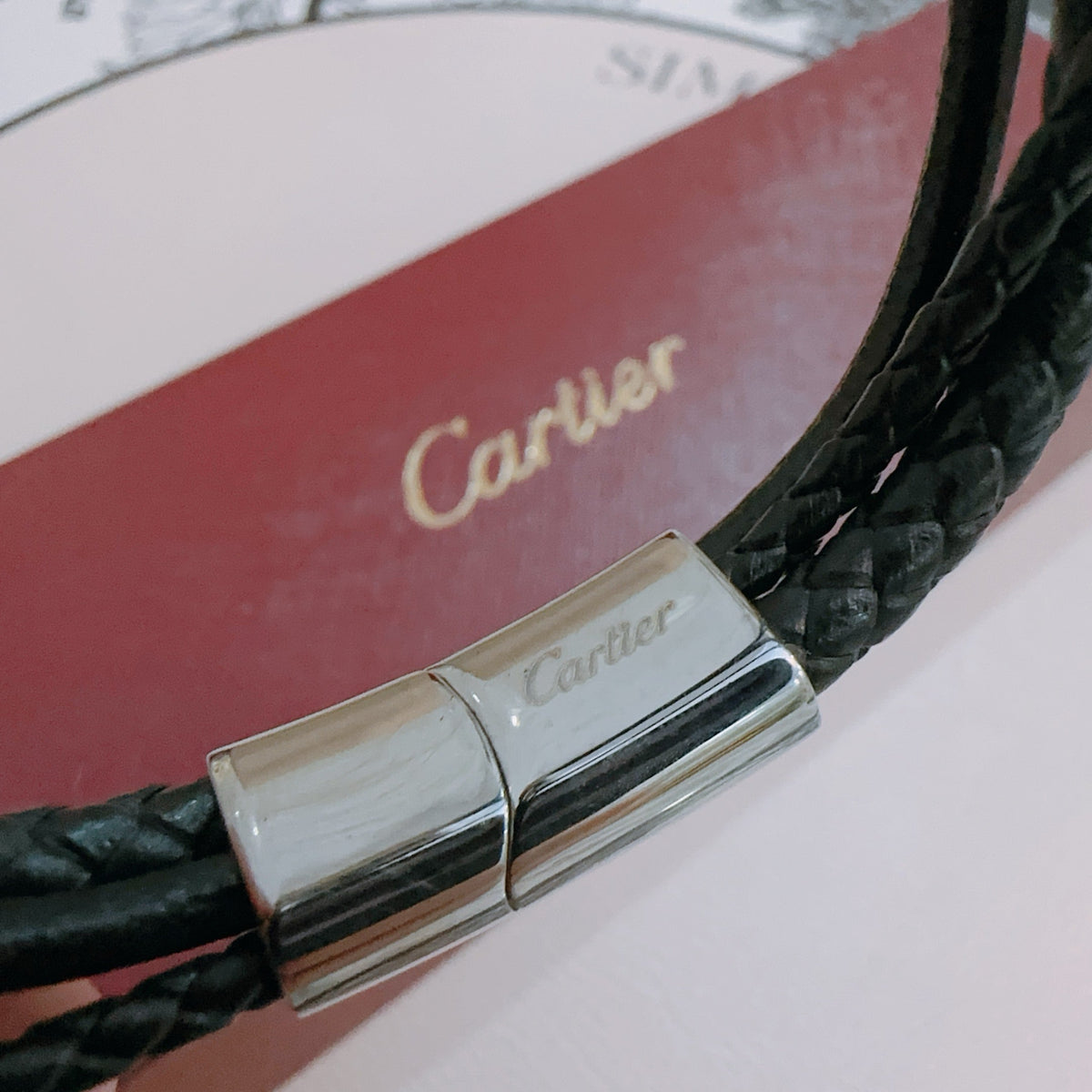 Martin Graham bracelet in polished metal-tone – close-up detail
