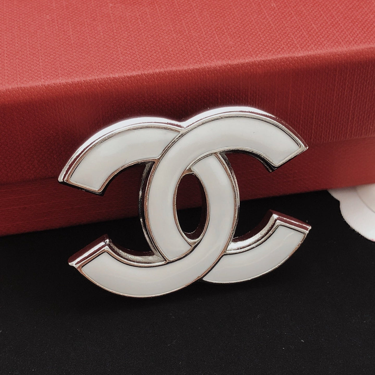 Martin Graham brooch in polished metal-tone – close-up detail