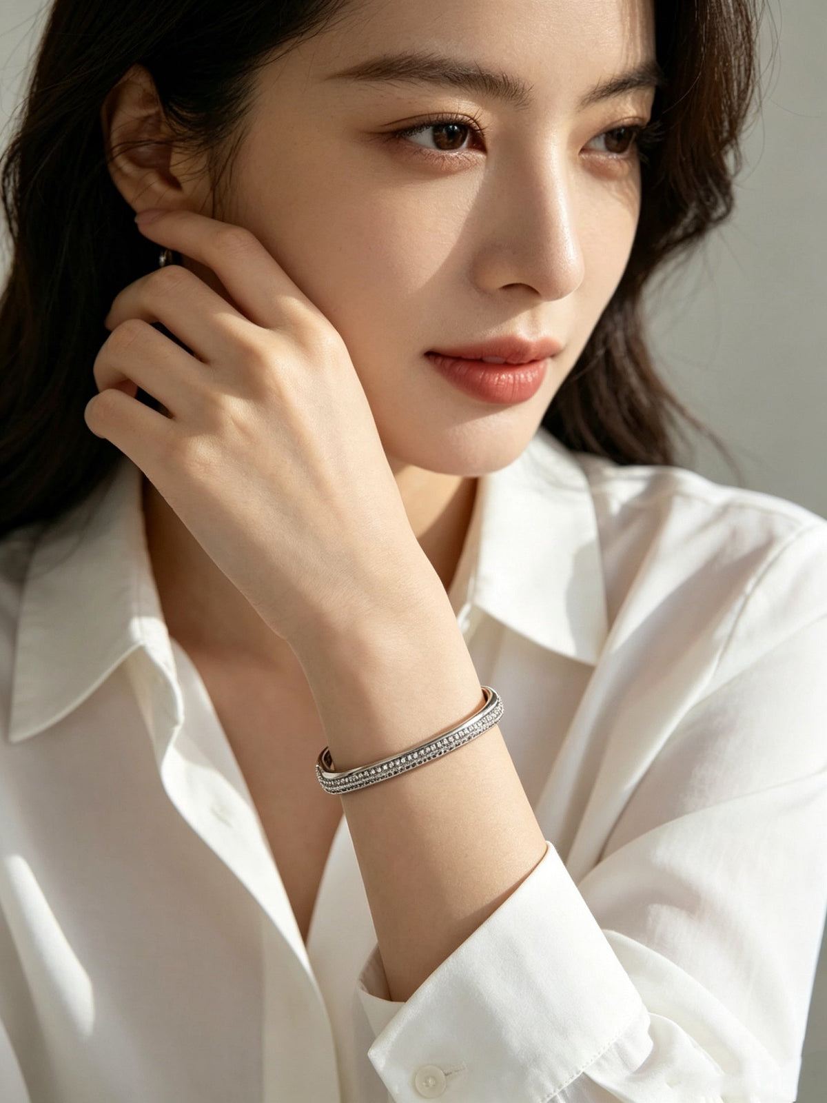 Martin Graham bracelet in polished metal-tone – close-up detail