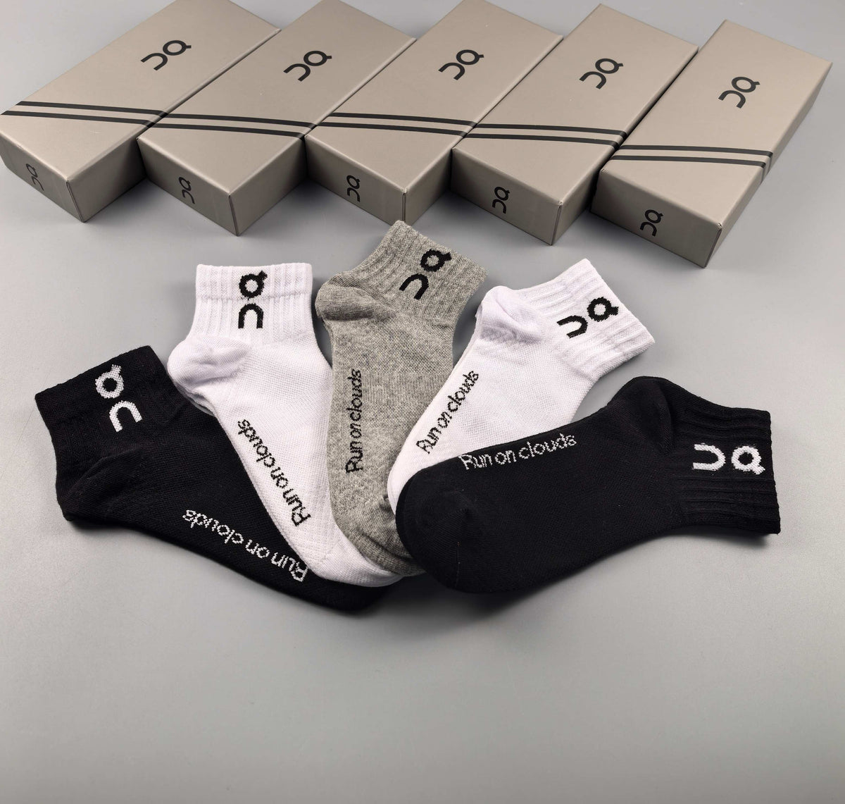 On Cloud-Inspired Monochrome Ankle Socks - Box of 5 Pairs
