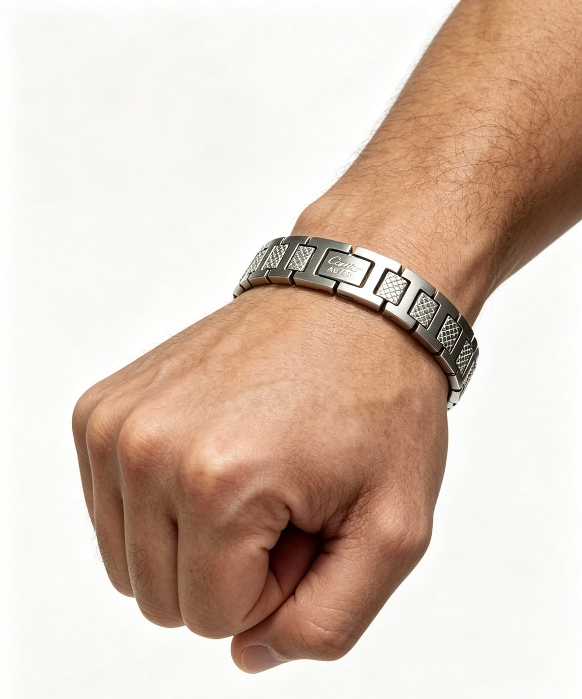 Martin Graham bracelet in polished metal-tone – close-up detail