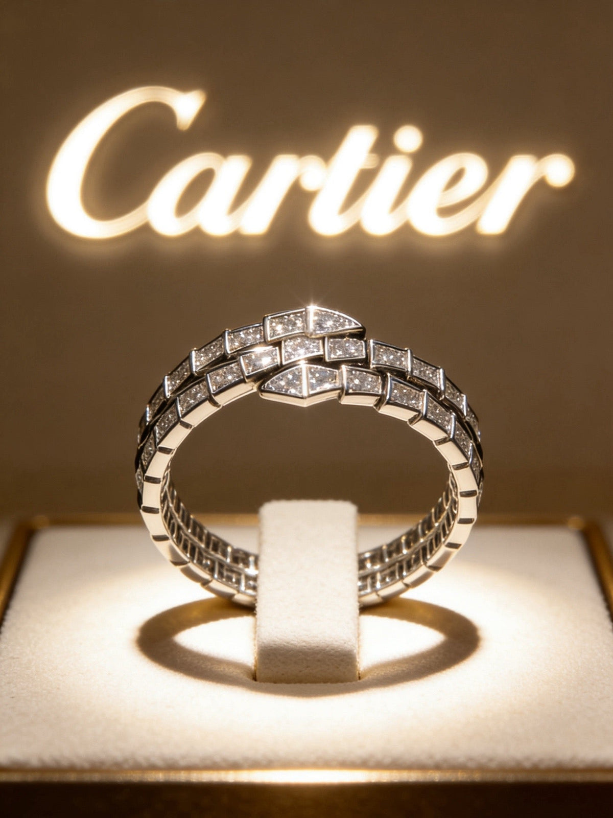 Martin Graham bracelet in polished metal-tone – close-up detail
