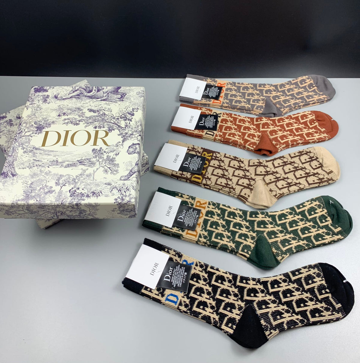 Dior Graphic Apparel - 5-Piece Box