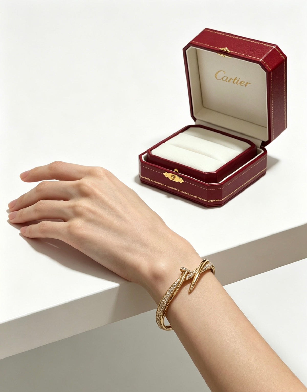 Martin Graham bracelet in polished metal-tone – close-up detail