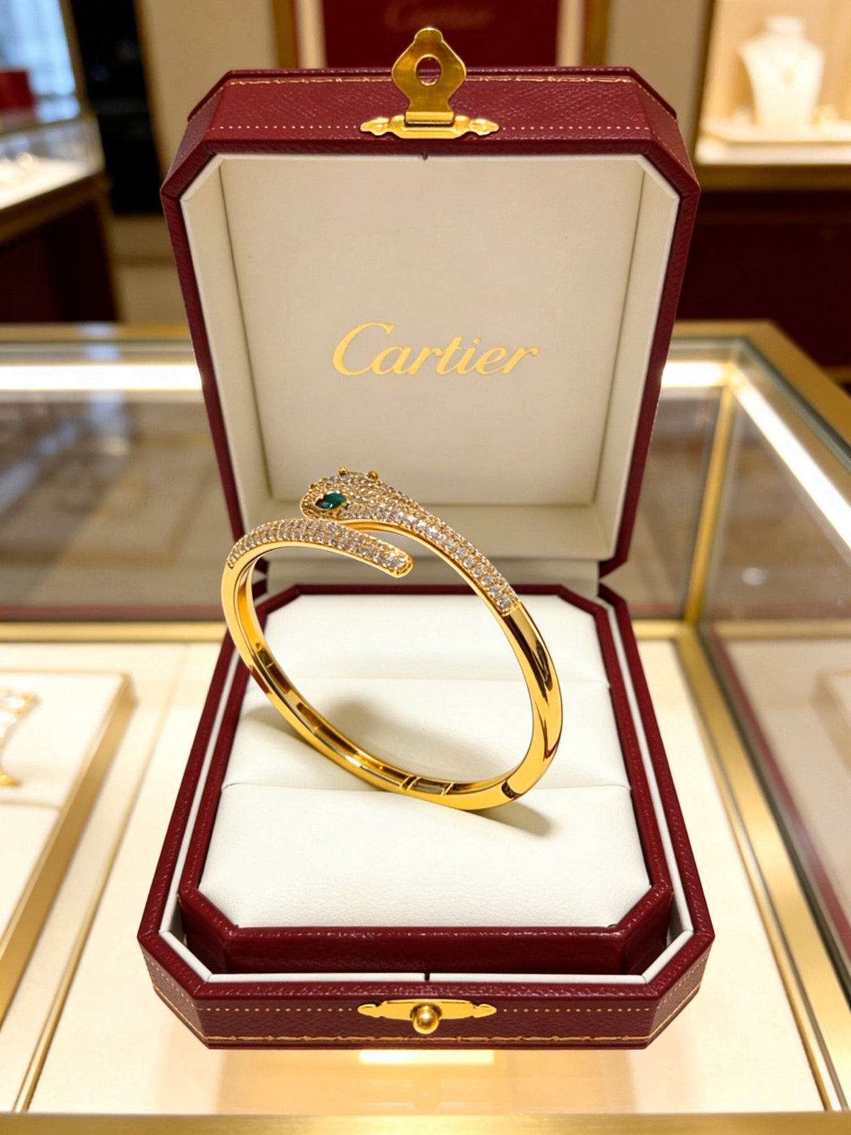 Martin Graham bracelet in polished metal-tone – close-up detail