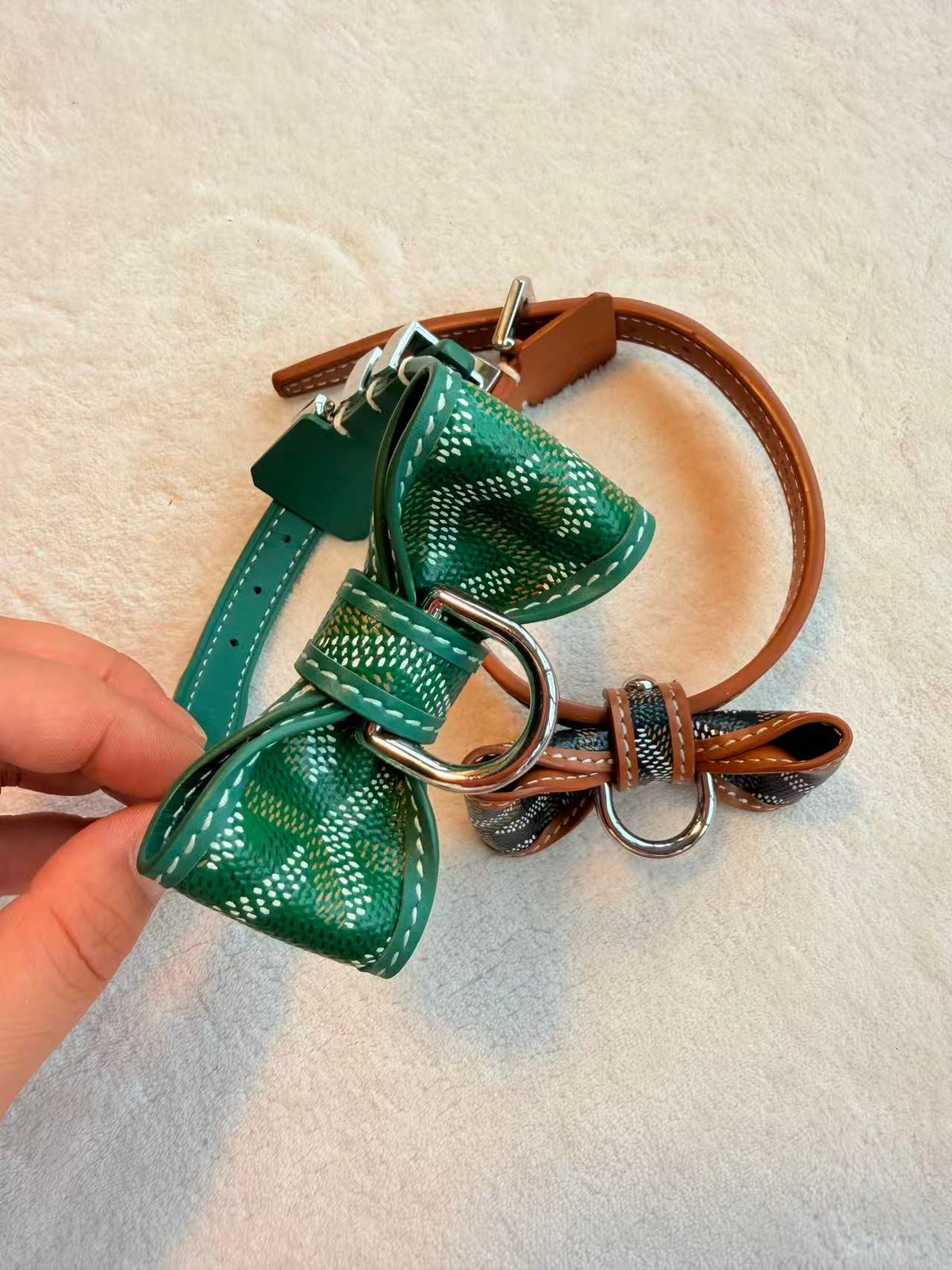 Bow Detail Leather Pet Collar – Design 02 close-up detail