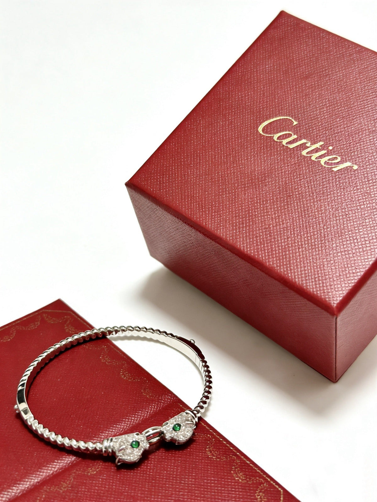 Martin Graham bracelet in polished metal-tone – close-up detail