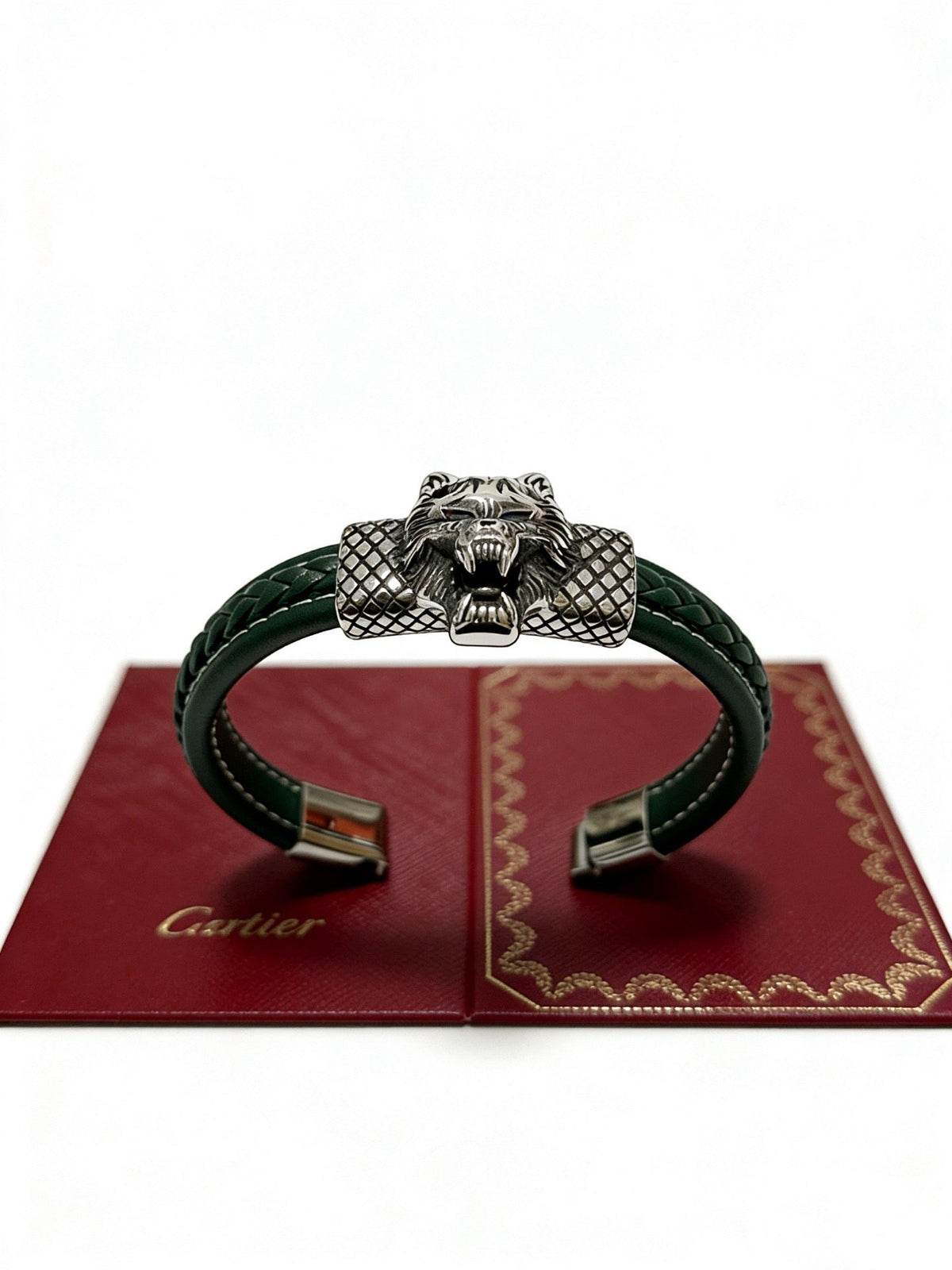 Martin Graham bracelet in polished metal-tone – close-up detail