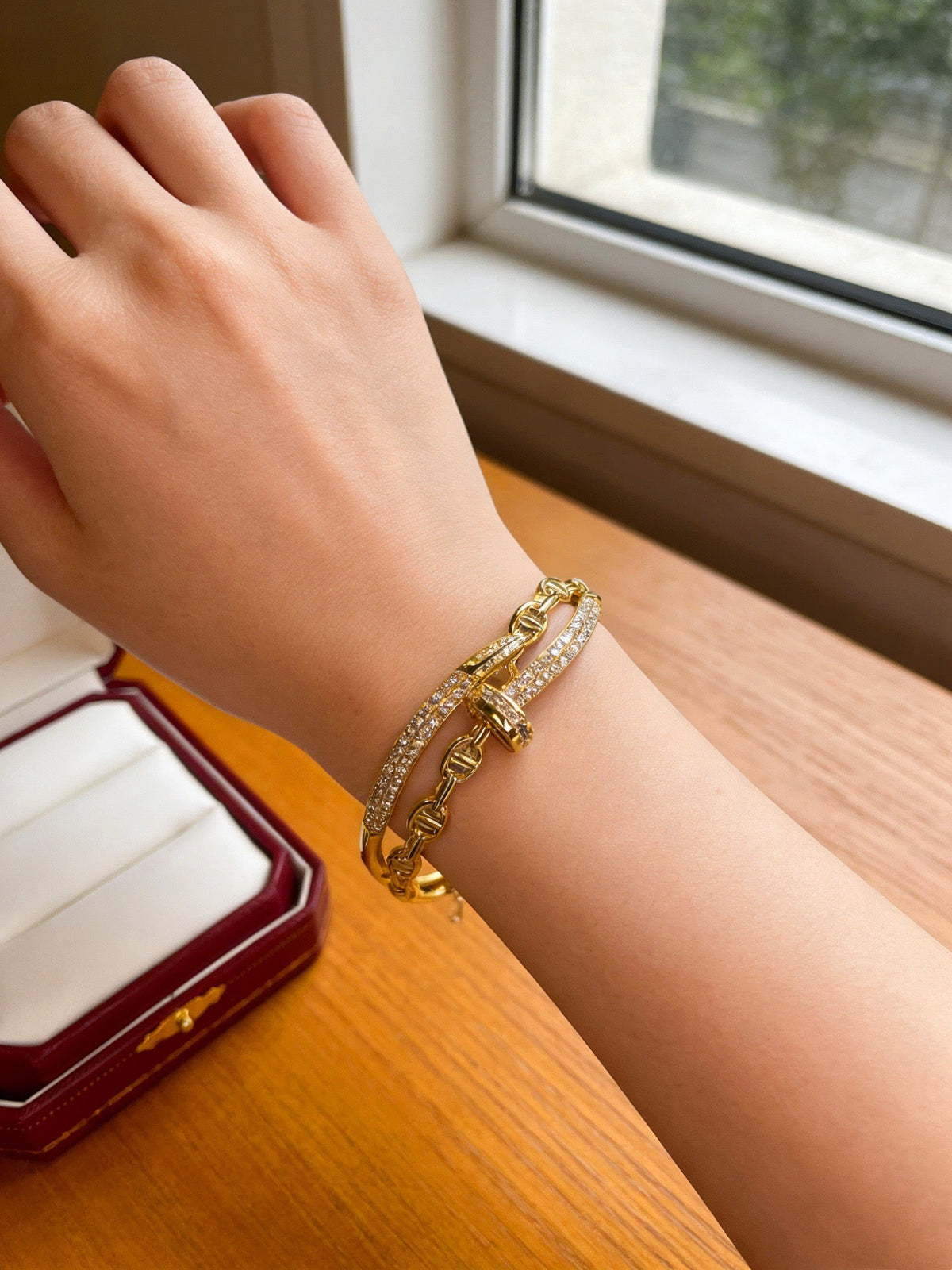 Martin Graham bracelet in polished metal-tone – close-up detail