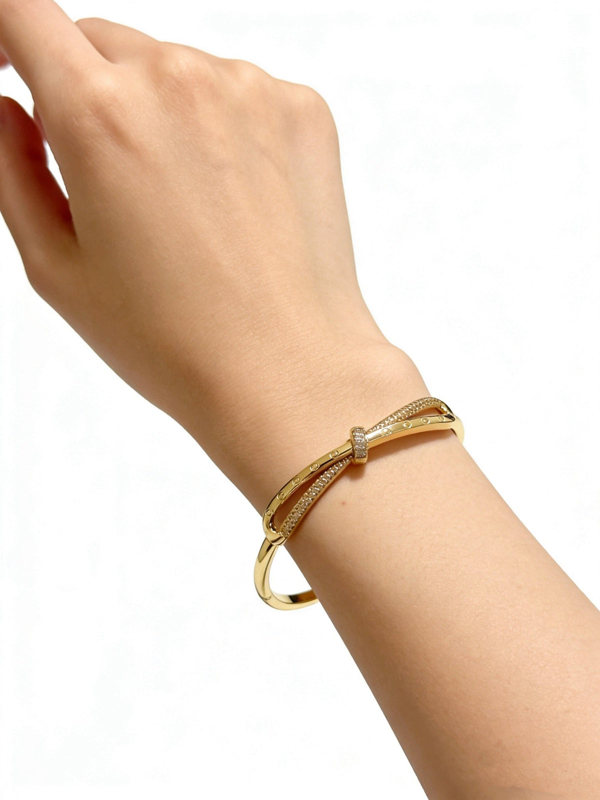 Martin Graham bracelet in polished metal-tone – close-up detail