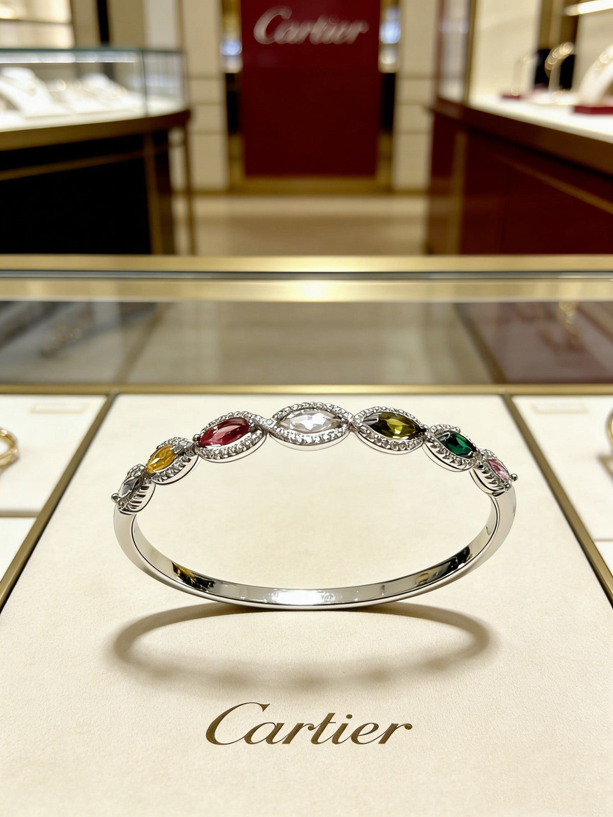 Martin Graham bracelet in polished metal-tone – close-up detail