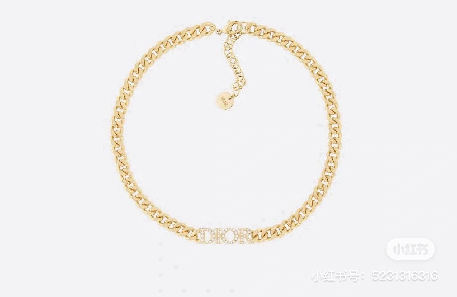 Martin Graham pendant necklace in polished metal-tone – close-up detail