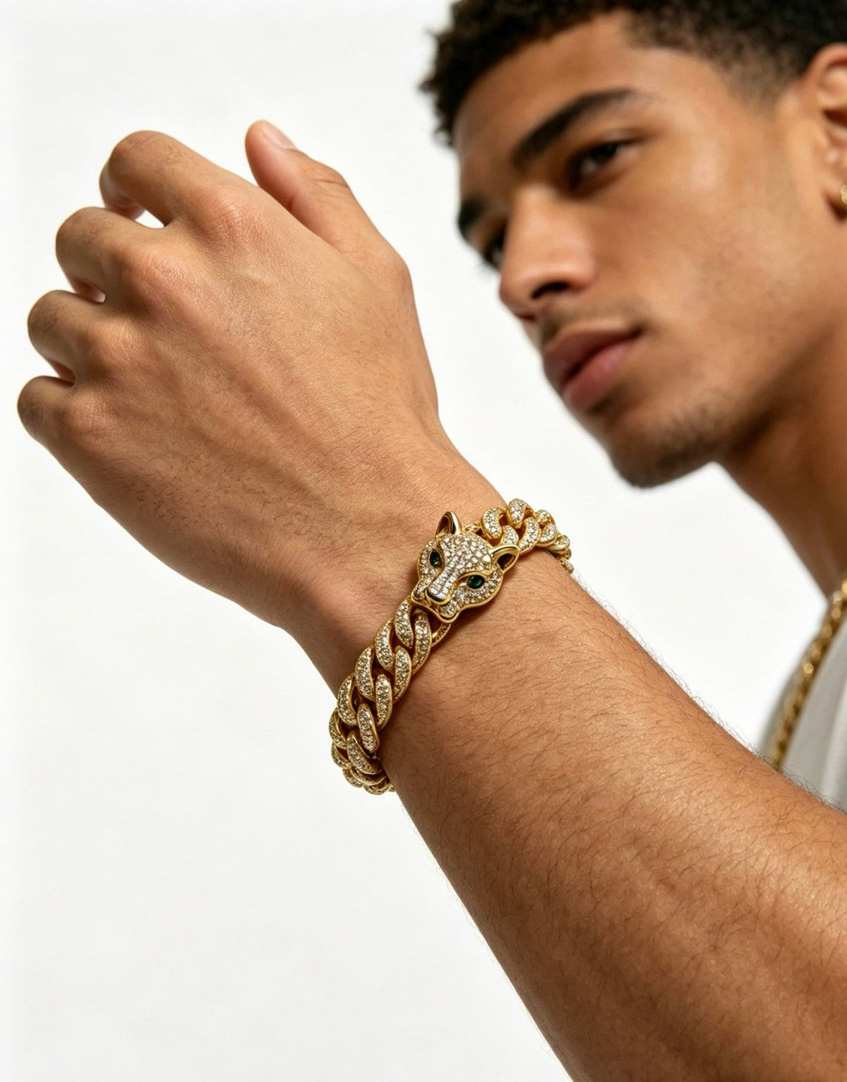 Martin Graham bracelet in polished metal-tone – close-up detail