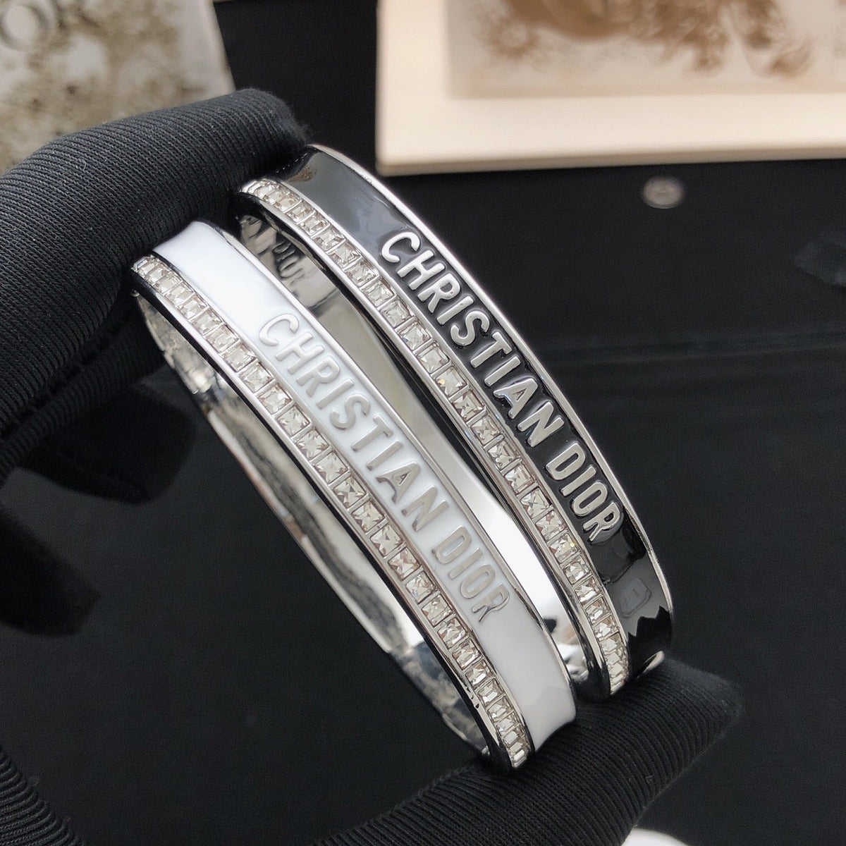 Martin Graham bracelet in polished metal-tone – close-up detail