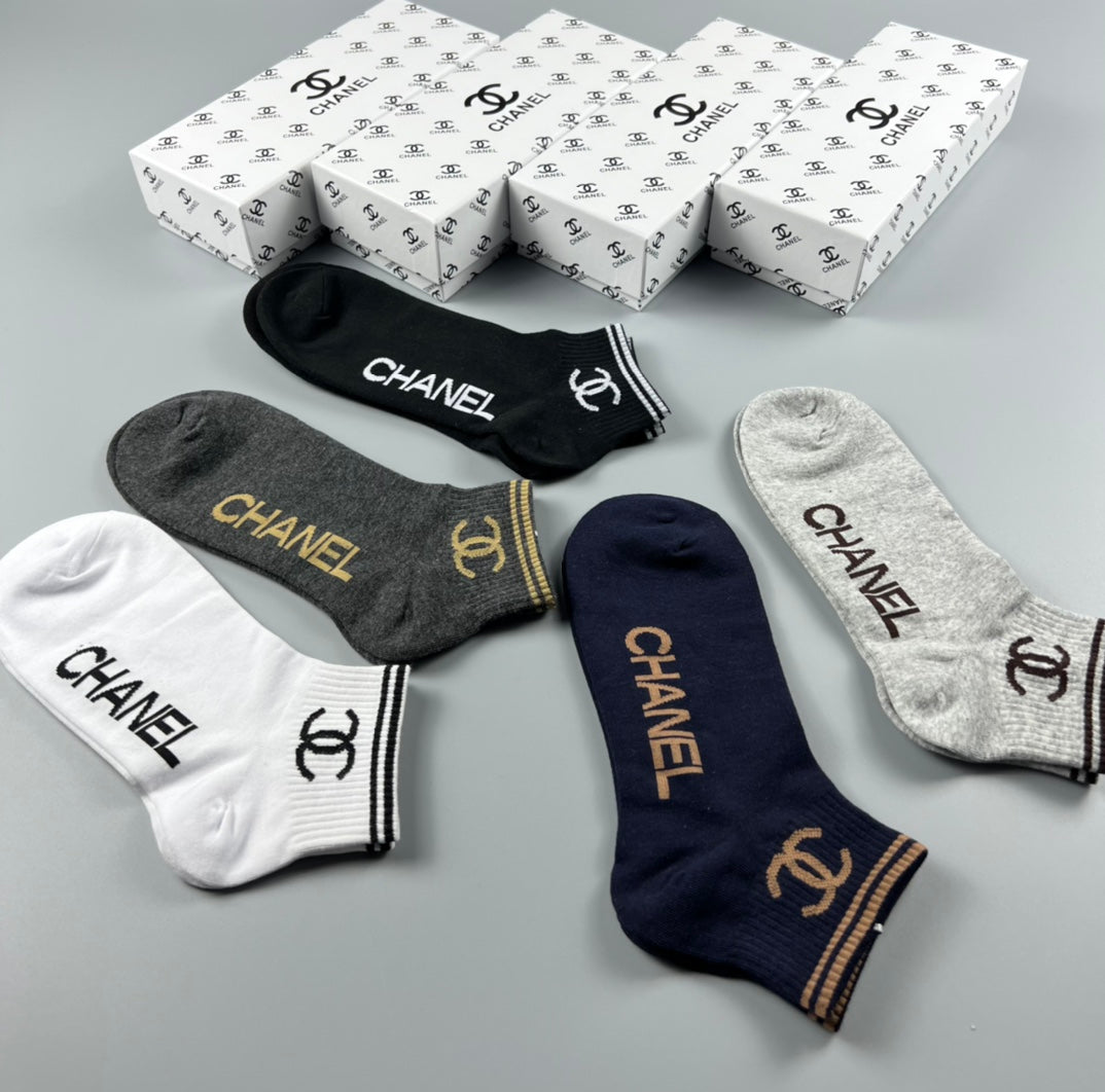 Chanel Cotton Simple Wordmarks And Emblems No-Show Socks - 5-Pair Set