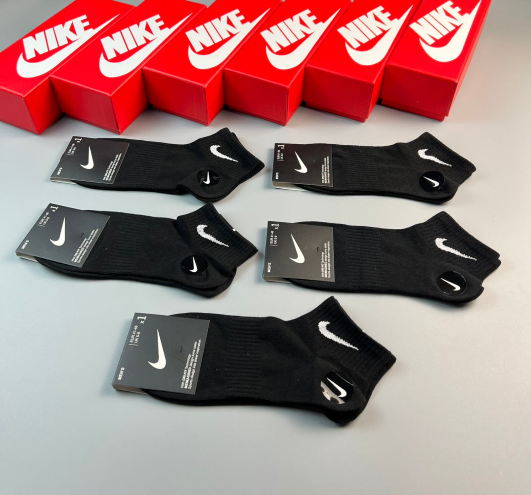 Nike Cotton Ankle Socks - Black & White